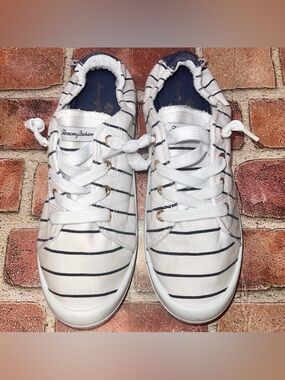 Pre-Owned Tommy Bahama Striped Blue/White Elastic Heel Slip-On Shoes Size 8